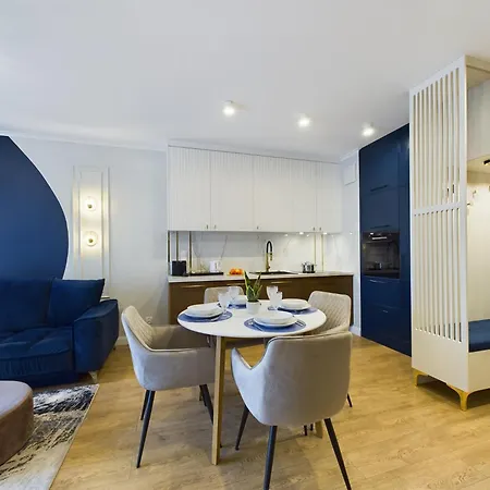 Stylowy W Centrum Gdyni 900 M Od Plazy By Renters Lejlighed